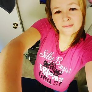 Meet your Posher, Cassandra